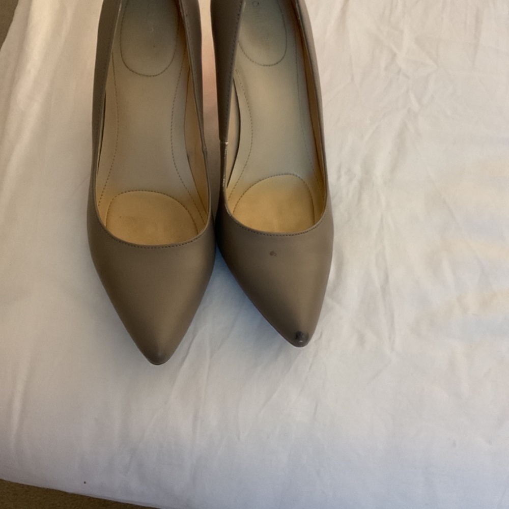 Calvin Klein Ashley pump. Mink and bright orange size 7.5 - Picture 10 of 10